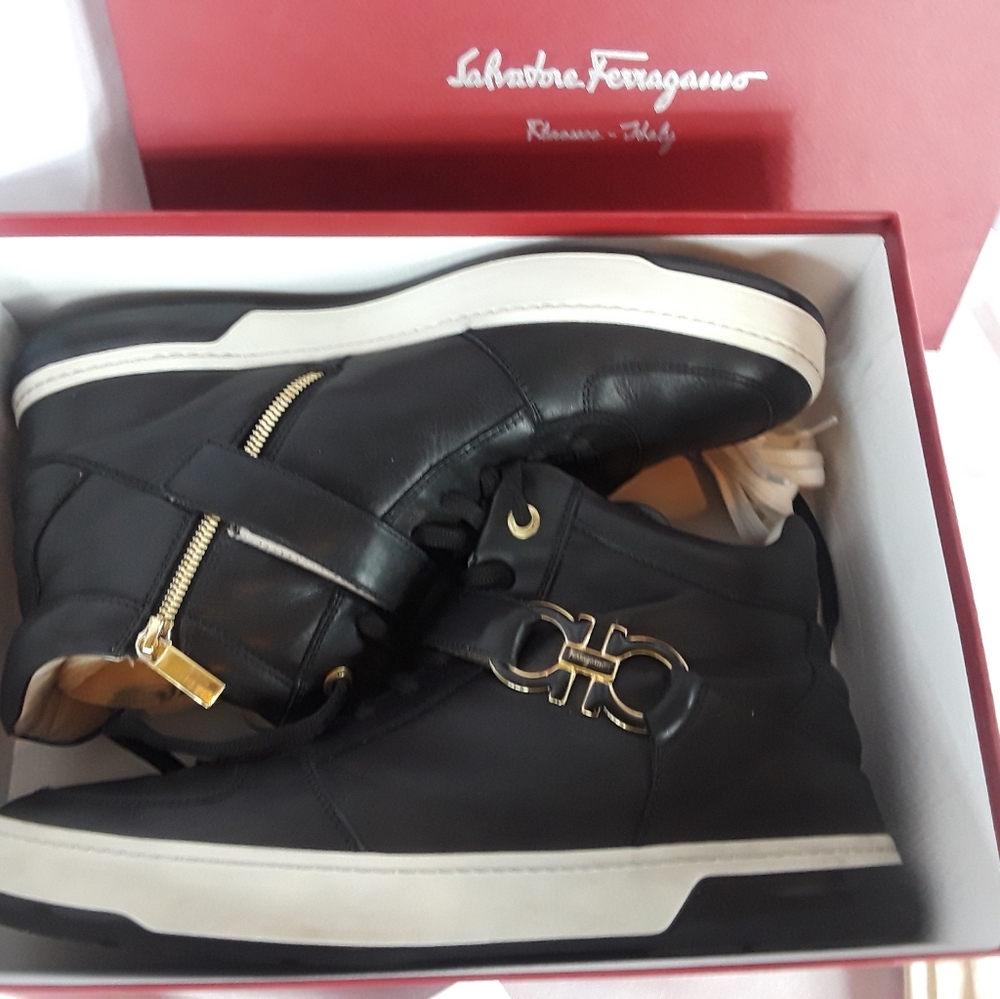 💥Sold💥Salvatore Ferragamo Black 13 Leather
